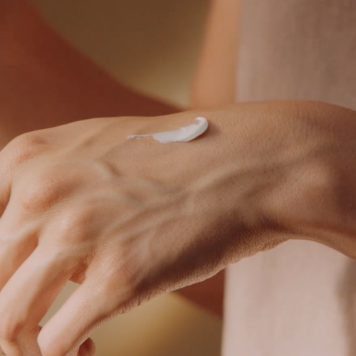 L'Occitane Almond Delicious Hands