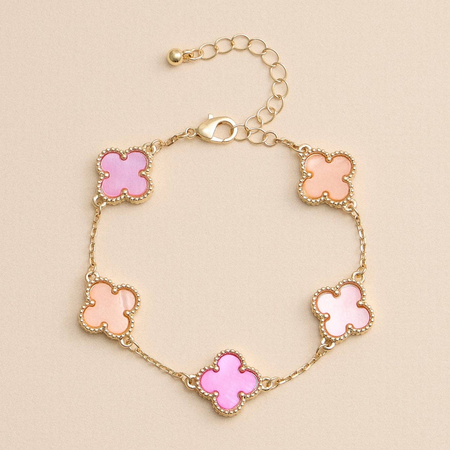Colorful Shell Charm Bracelet with Gold Detailing: Black/White / One / 5SB21068