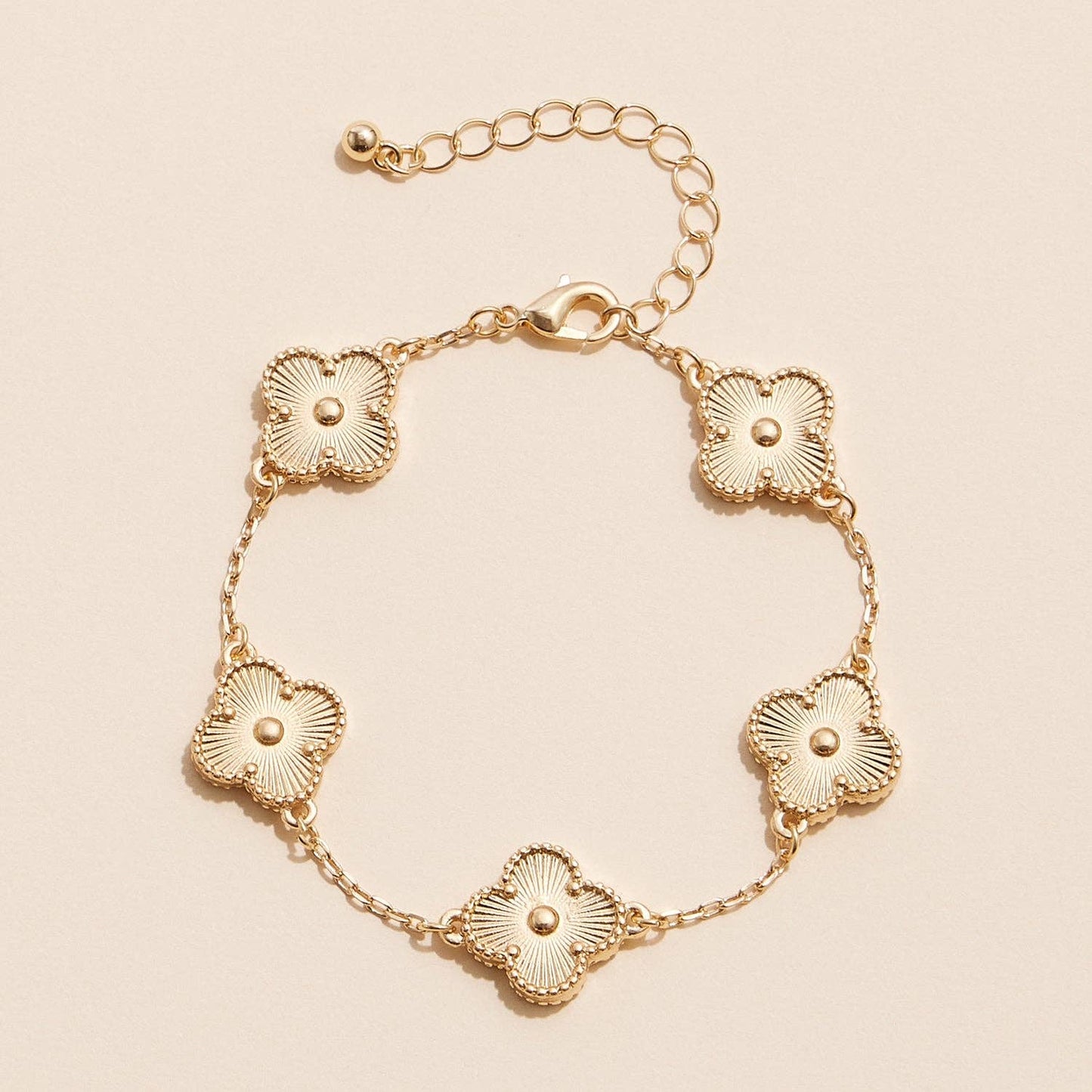 Colorful Shell Charm Bracelet with Gold Detailing: Black/White / One / 5SB21068