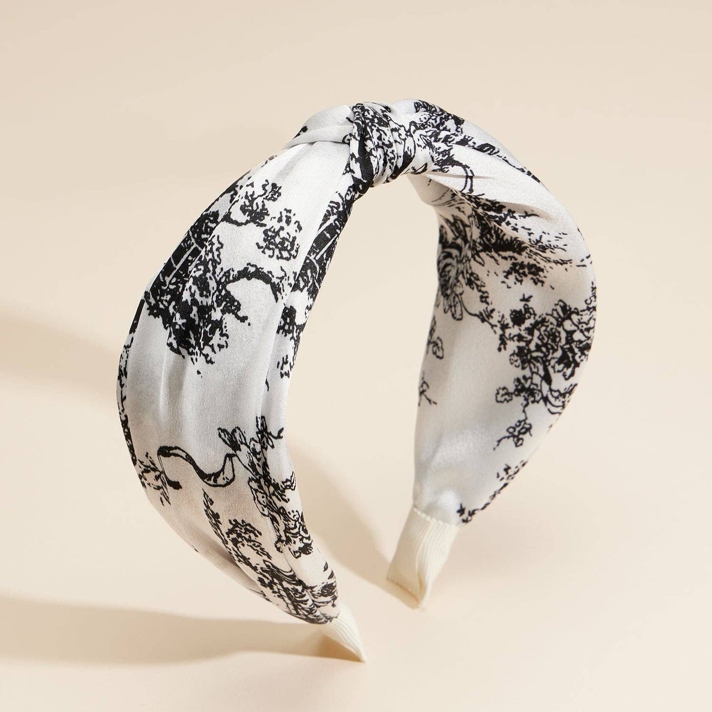 Elegant Vintage Print Knotted Headband Set: Black / One / 4EH87017