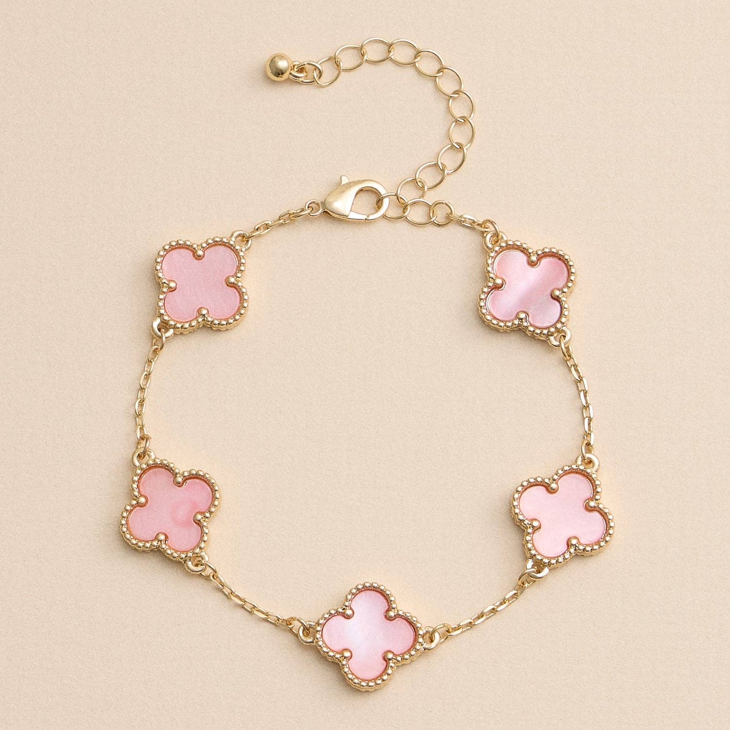 Colorful Shell Charm Bracelet with Gold Detailing: Black/White / One / 5SB21068