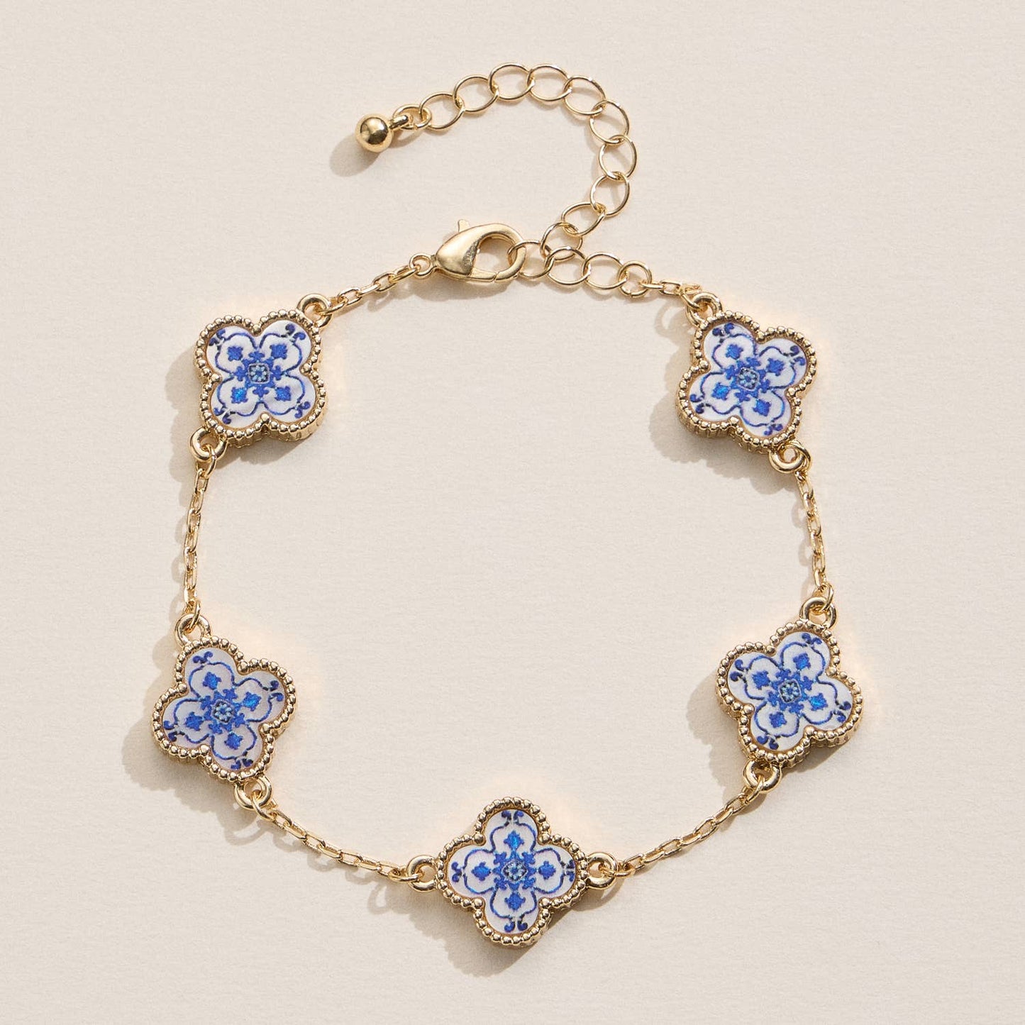Colorful Shell Charm Bracelet with Gold Detailing: Multi Blue / One / 5SB21068